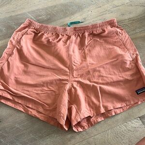 Women’s baggie Patagonia shorts peach size large